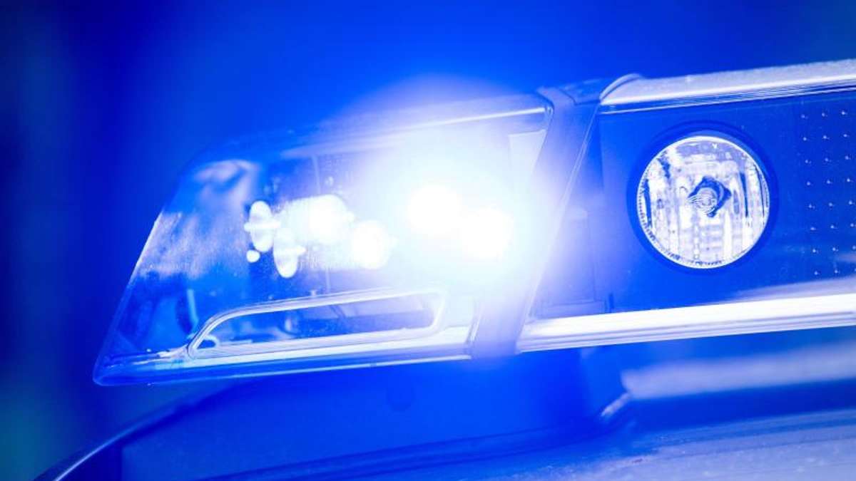 Thüringen: 29-Jähriger fährt ungebremst in Stauende - Frau schwer verletzt