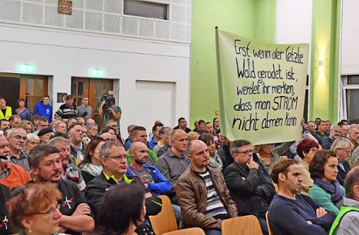 Bürgerprotest wie hier 2019  in Hildburghausen  regt sich  überall  dort, wo der Bau von  Windrädern geplant  wird. Foto: /Bastian Frank