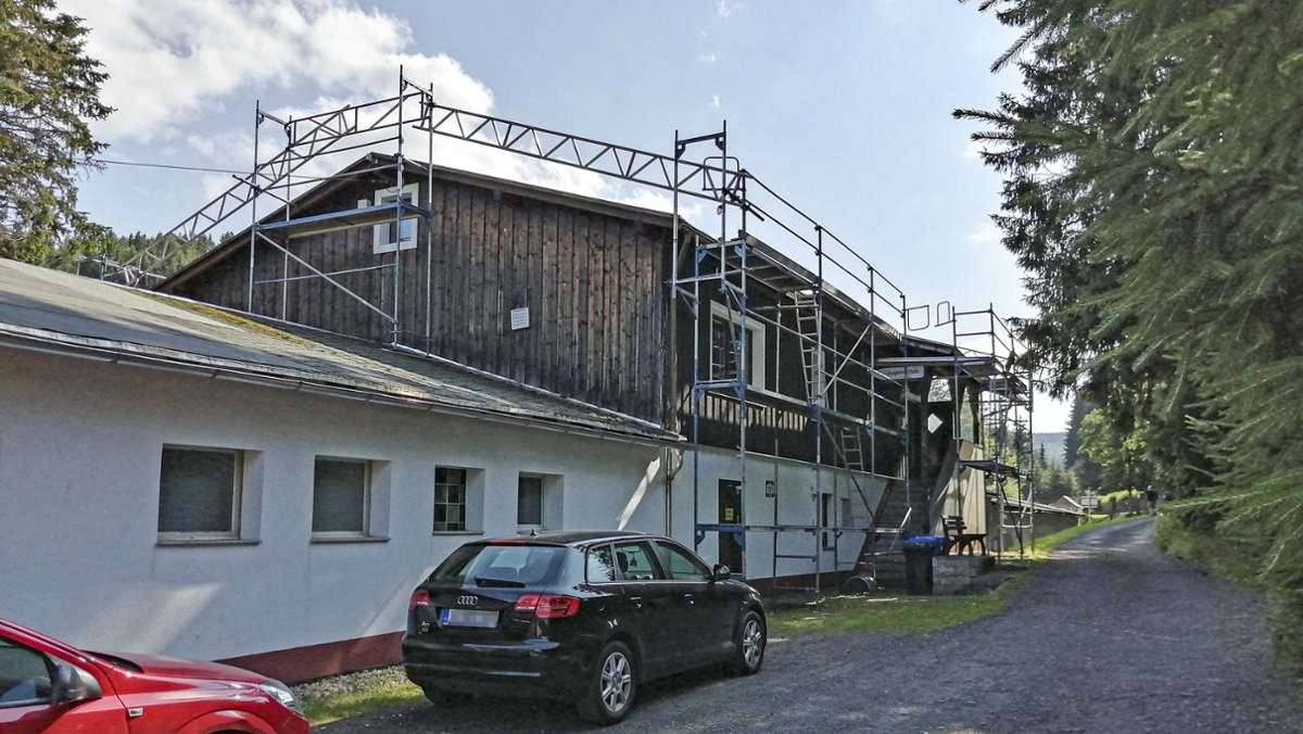Jugendclub Stützerbach: Dachsanierung am Jugendclub  beginnt