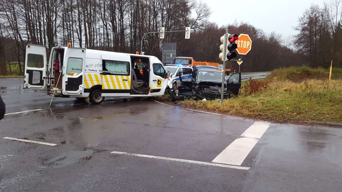 Thüringen: Acht Schwerverletzte bei Zusammenstoß auf Kreuzung