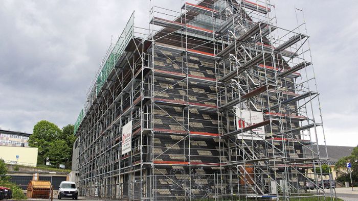 Rathaus Neuhaus: Marodes Kreml-Dach wird erneuert