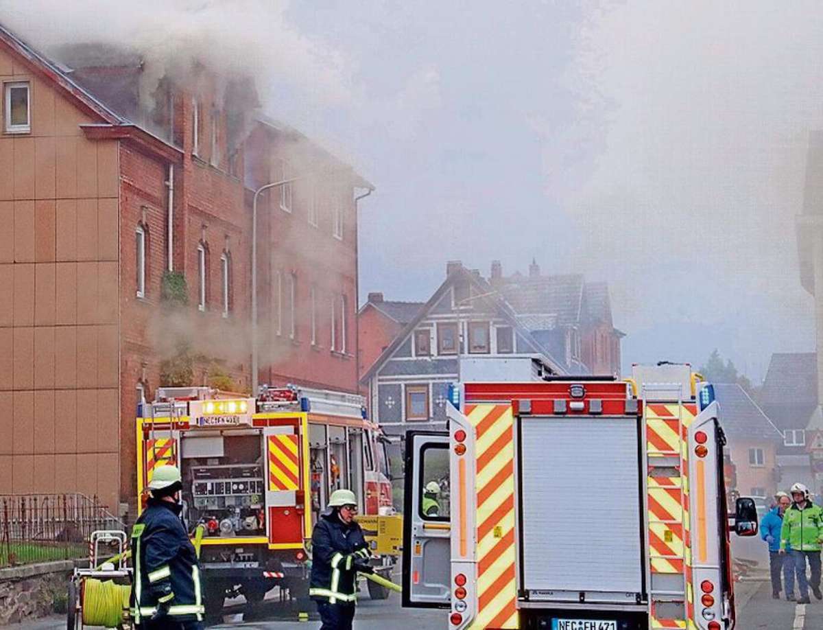 Neustadt: Wohnhaus bei Coburg in Flammen: Fünf Menschen verletzt