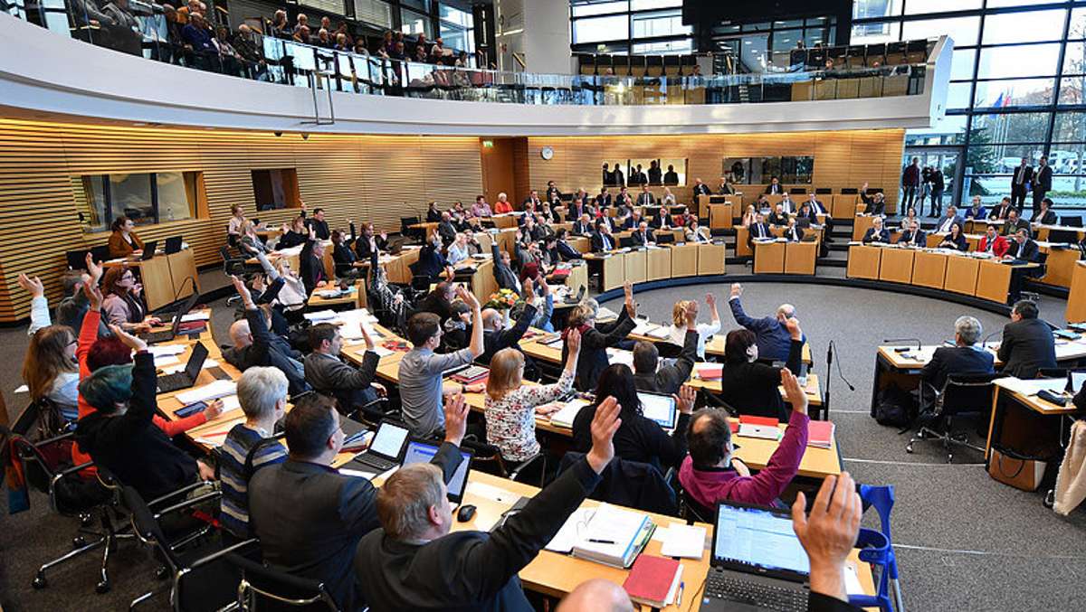 Thüringen: Thüringer Landtagsfraktionen müssen Geld zurückzahlen