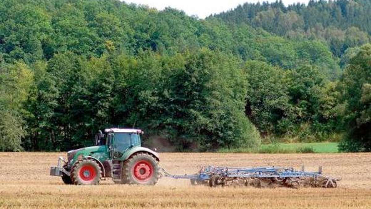 Hildburghausen: Nach der Ernte: Feldarbeiten für neue Saat