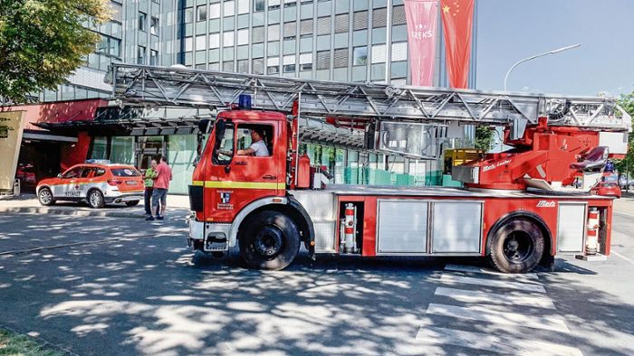 Kulmbach: Vier Feuerwehrleute kollabieren bei Brand in Backmittel-Fabrik