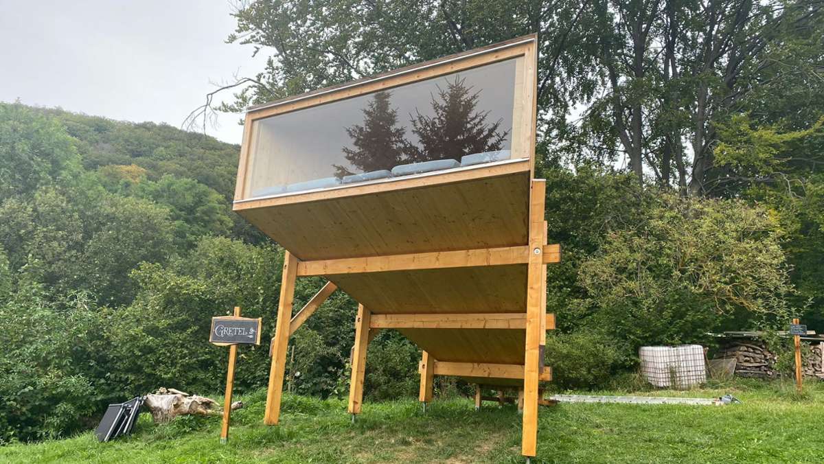 Fischbach/Rhön: Die Holzschnitzer  im Sommertal besuchen
