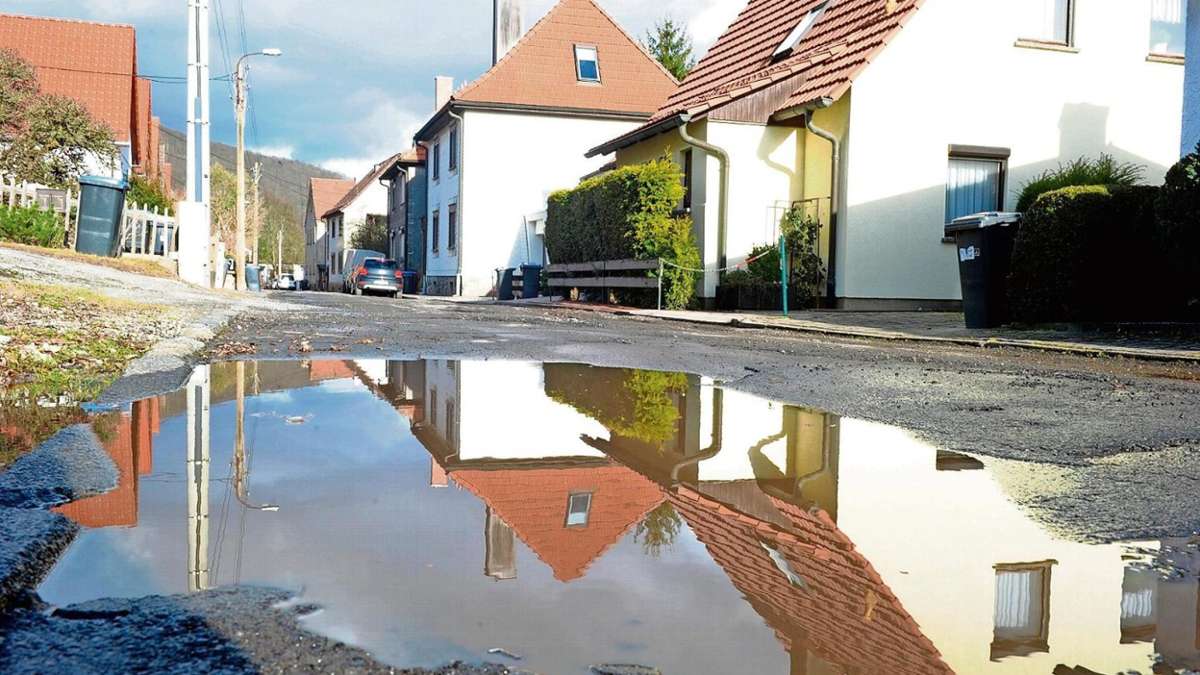 Suhl/ Zella-Mehlis: Straßenbau mit Umleitung in der Hohe Feldstraße