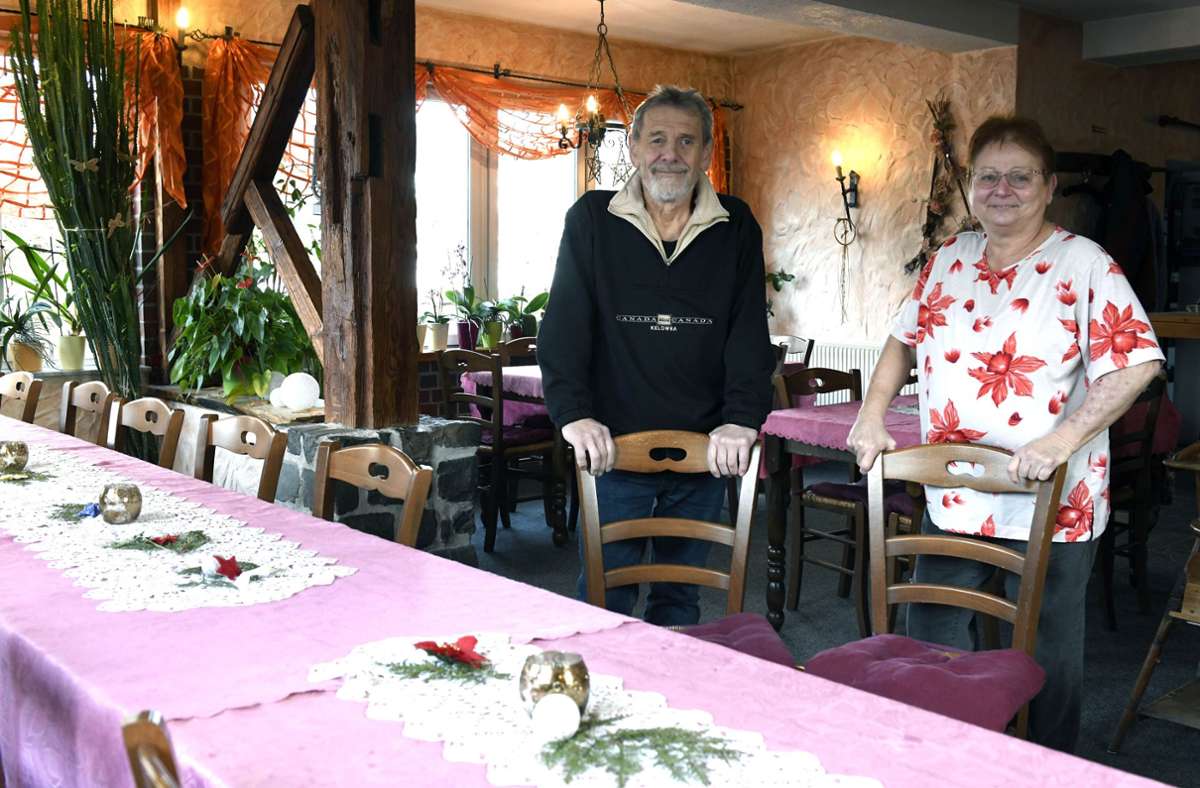 Schon die 2G-Regel hat Gisela und Ulli Coburger in die Knie gezwungen. Ihre Gaststätte „Zur Wache“ in Neuhaus-Schierschnitz ist seither zu. Die 2G-plus-Bestimmung macht es den Gastronomen nicht leichter. Foto: Carl-Heinz Zitzmann