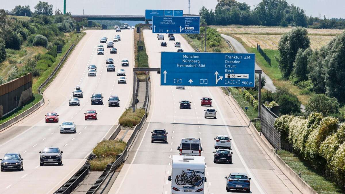 Thüringen: Trotz Ferien: Der Verkehr auf Thüringens Autobahnen fließt