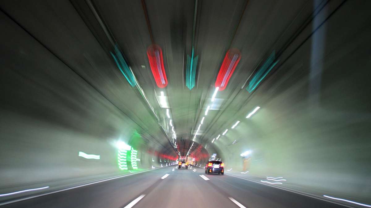Thüringen: Großeinsatz im Tunnel: Autobahn 4 bei Jena dicht