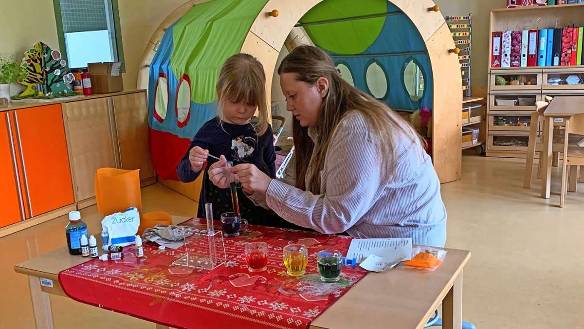 Sonneberger Kindergarten entdeckt die Natur: Märchenland-Kinder zaubern „Regenbogen im Glas“