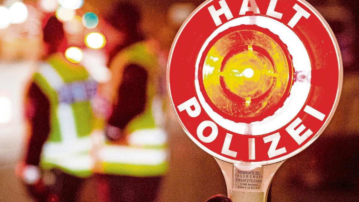 Suhl/ Zella-Mehlis: Riskante Fahrmanöver und spektakuläre Unfallflucht: Polizei sucht Zeugen