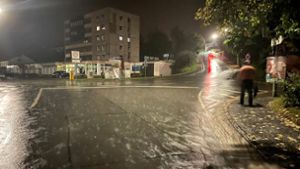Unwetter: Überflutungen, Stromausfälle und Blitzeinschläge