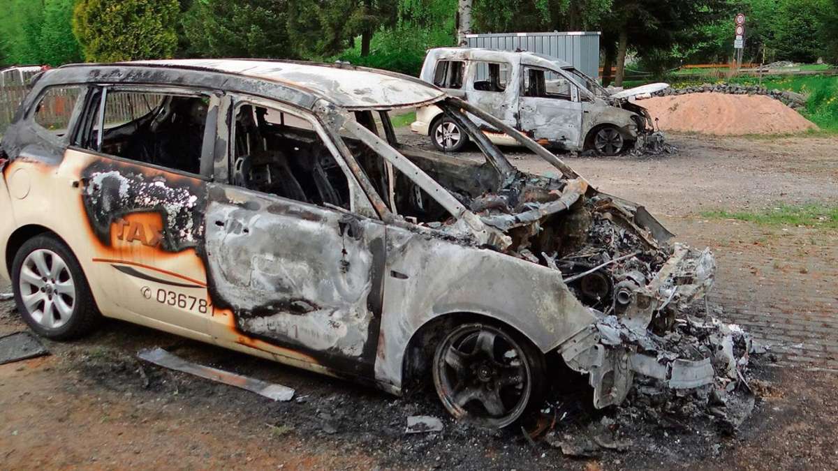 Ilmenau: Anschlag auf drei Autos entsetzt