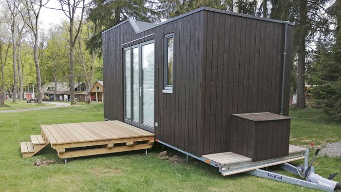 Tiny-Haus auf Campingplatz zum Test fast bereit