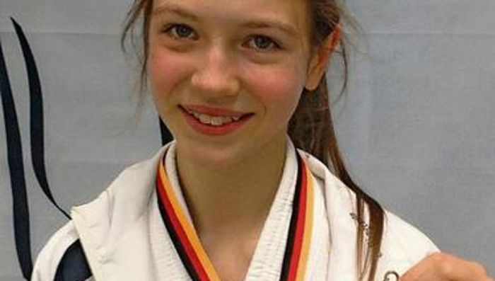 Meister-Bronze für Karateka Charlotte