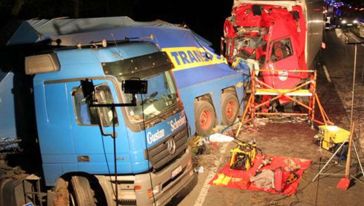 Thüringen: Mehrere Schwerverletzte bei Laster-Unfall auf Autobahn 9