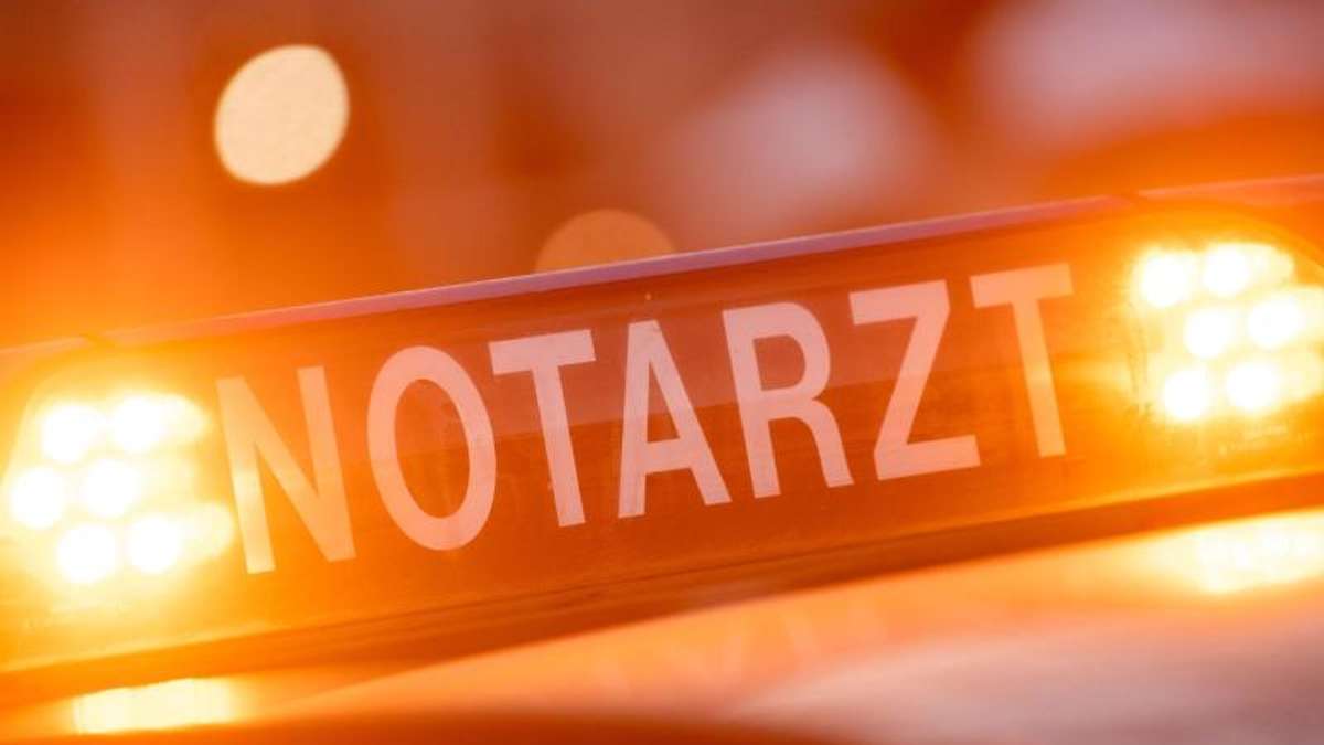 Weimar: 75-Jähriger prallt mit Auto gegen Hauswand und stirbt