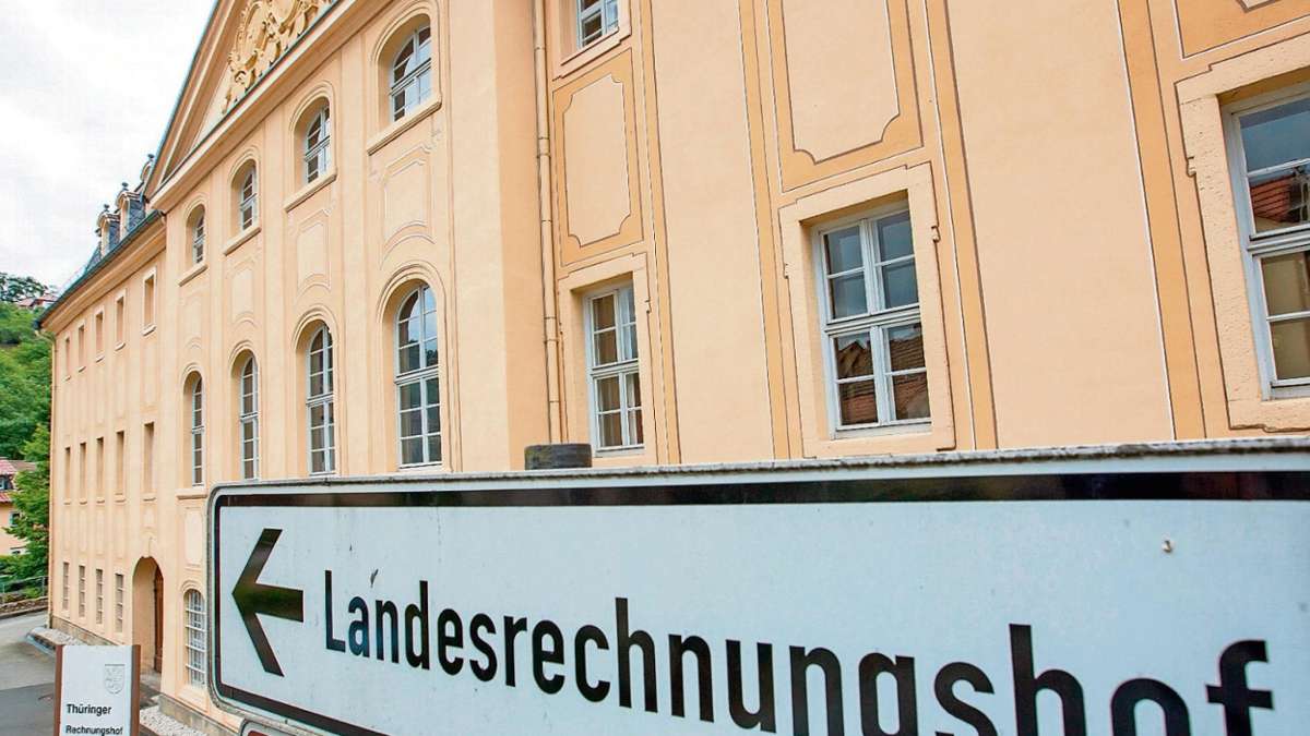 Thüringen: Rechnungshofchef: Finanzprobleme nicht nur mit Schulden lösen