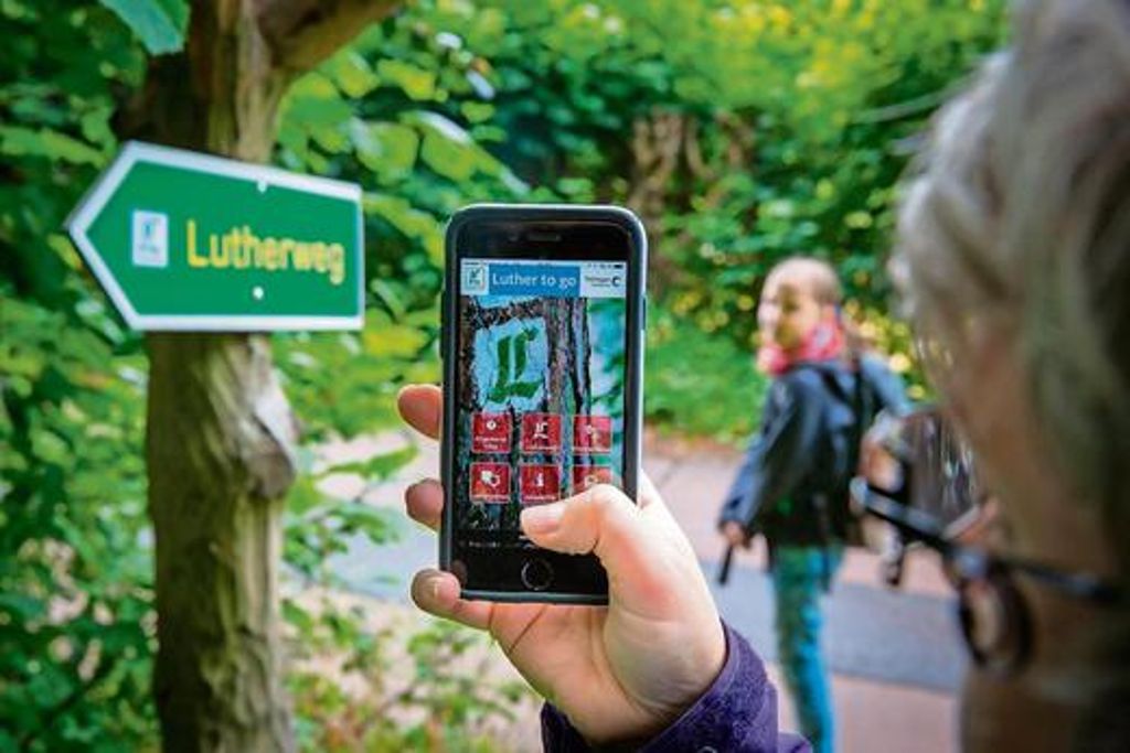 Mit "Luther to go" auf dem Lutherweg unterwegs: Die neue App der Thüringer Tourismus-Gesellschaft hilft weiter. Foto: ari