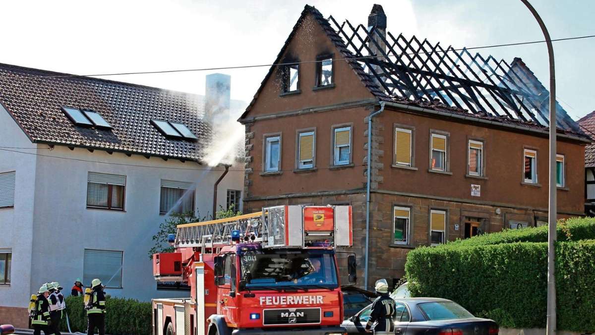 Hassberge: Mann kann Frau vor Feuer retten